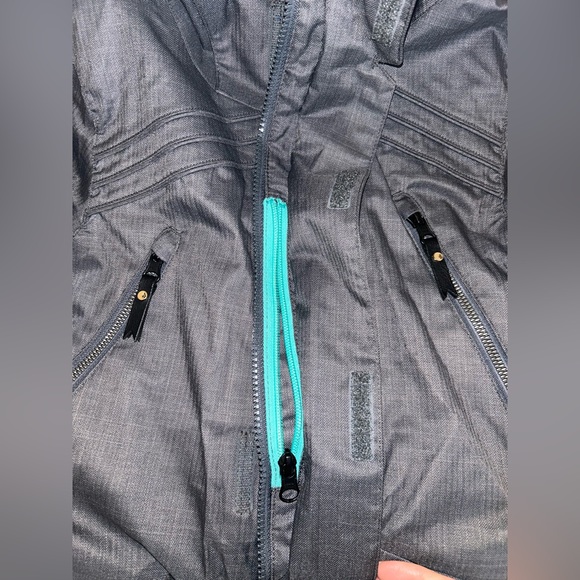 Volcom Snowboarding Jacket size small - Picture 3 of 6